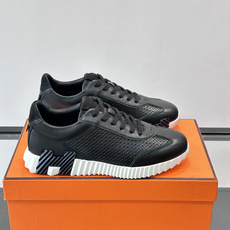 爱马仕Bouncing运动鞋👟镂孔小牛皮和小牛皮运动鞋。 轻盈鞋底装饰撞色图案,打造百搭时尚风格。这双的辨识度和舒适度都 爱马仕Bouncing运动鞋👟镂孔小牛皮和小牛皮运动鞋。 轻盈鞋底装饰撞色图案,打造百搭时尚风格。这双的辨识度和舒适度都