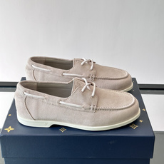 lv男士乐福鞋👞,选用进口麂皮,光泽感满满,搭配系带设计,低调又奢华✨。内里和垫脚都是进口牛皮,穿着超舒适,适合长时间行 lv男士乐福鞋👞,选用进口麂皮,光泽感满满,搭配系带设计,低调又奢华✨。内里和垫脚都是进口牛皮,穿着超舒适,适合长时间行