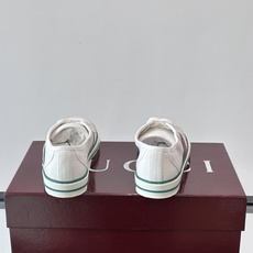 ❤️Arrival Gucci tennis 1977 经典系列帆布鞋…GG帆布成制融品入牌元素 复古格风浓郁 经典与情 ❤️Arrival Gucci tennis 1977 经典系列帆布鞋…GG帆布成制融品入牌元素 复古格风浓郁 经典与情