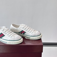 ❤️Arrival Gucci tennis 1977 经典系列帆布鞋…GG帆布成制融品入牌元素 复古格风浓郁 经典与情 ❤️Arrival Gucci tennis 1977 经典系列帆布鞋…GG帆布成制融品入牌元素 复古格风浓郁 经典与情