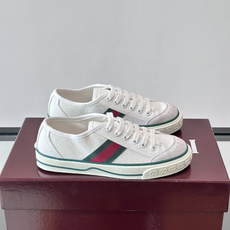 ❤️Arrival Gucci tennis 1977 经典系列帆布鞋…GG帆布成制融品入牌元素 复古格风浓郁 经典与情 ❤️Arrival Gucci tennis 1977 经典系列帆布鞋…GG帆布成制融品入牌元素 复古格风浓郁 经典与情