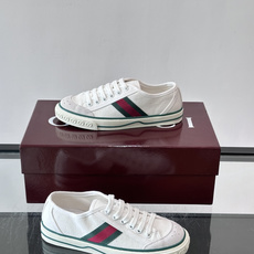 ❤️Arrival Gucci tennis 1977 经典系列帆布鞋…GG帆布成制融品入牌元素 复古格风浓郁 经典与情 ❤️Arrival Gucci tennis 1977 经典系列帆布鞋…GG帆布成制融品入牌元素 复古格风浓郁 经典与情
