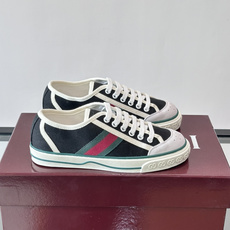❤️Arrival Gucci tennis 1977 经典系列帆布鞋…GG帆布成制融品入牌元素 复古格风浓郁 经典与情 ❤️Arrival Gucci tennis 1977 经典系列帆布鞋…GG帆布成制融品入牌元素 复古格风浓郁 经典与情