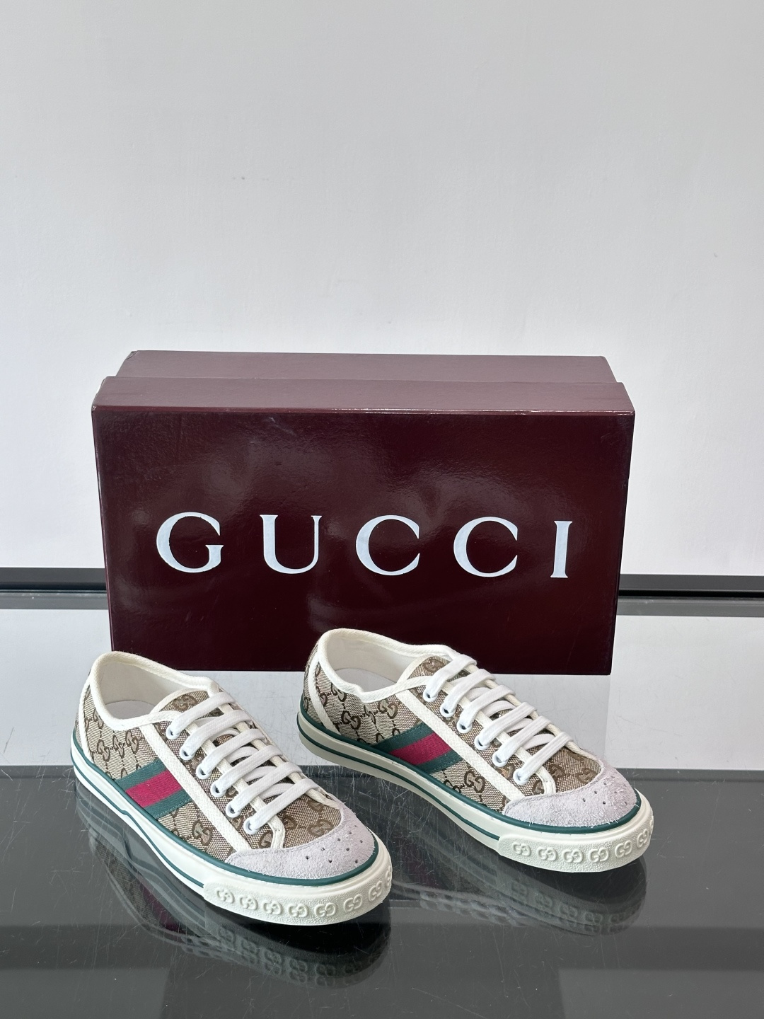 ❤️Arrival Gucci tennis 1977 经典系列帆布鞋…GG帆布成制融品入牌元素 复古格风浓郁 经典与情
