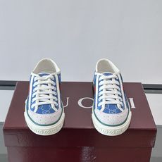 ❤️Arrival Gucci tennis 1977 经典系列帆布鞋…GG帆布成制融品入牌元素 复古格风浓郁 经典与情 ❤️Arrival Gucci tennis 1977 经典系列帆布鞋…GG帆布成制融品入牌元素 复古格风浓郁 经典与情