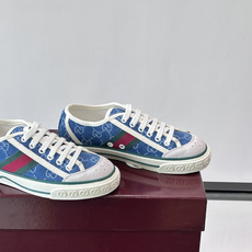 ❤️Arrival Gucci tennis 1977 经典系列帆布鞋…GG帆布成制融品入牌元素 复古格风浓郁 经典与情 ❤️Arrival Gucci tennis 1977 经典系列帆布鞋…GG帆布成制融品入牌元素 复古格风浓郁 经典与情