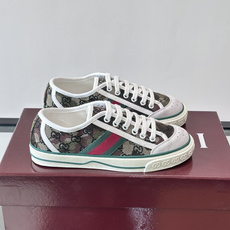 ❤️Arrival Gucci tennis 1977 经典系列帆布鞋…GG帆布成制融品入牌元素 复古格风浓郁 经典与情 ❤️Arrival Gucci tennis 1977 经典系列帆布鞋…GG帆布成制融品入牌元素 复古格风浓郁 经典与情