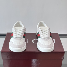 Gucci Screener系列女士运动鞋 Gucci Primavera系列通过融合创新与务实的愿景,确立了廓形、质地 Gucci Screener系列女士运动鞋 Gucci Primavera系列通过融合创新与务实的愿景,确立了廓形、质地