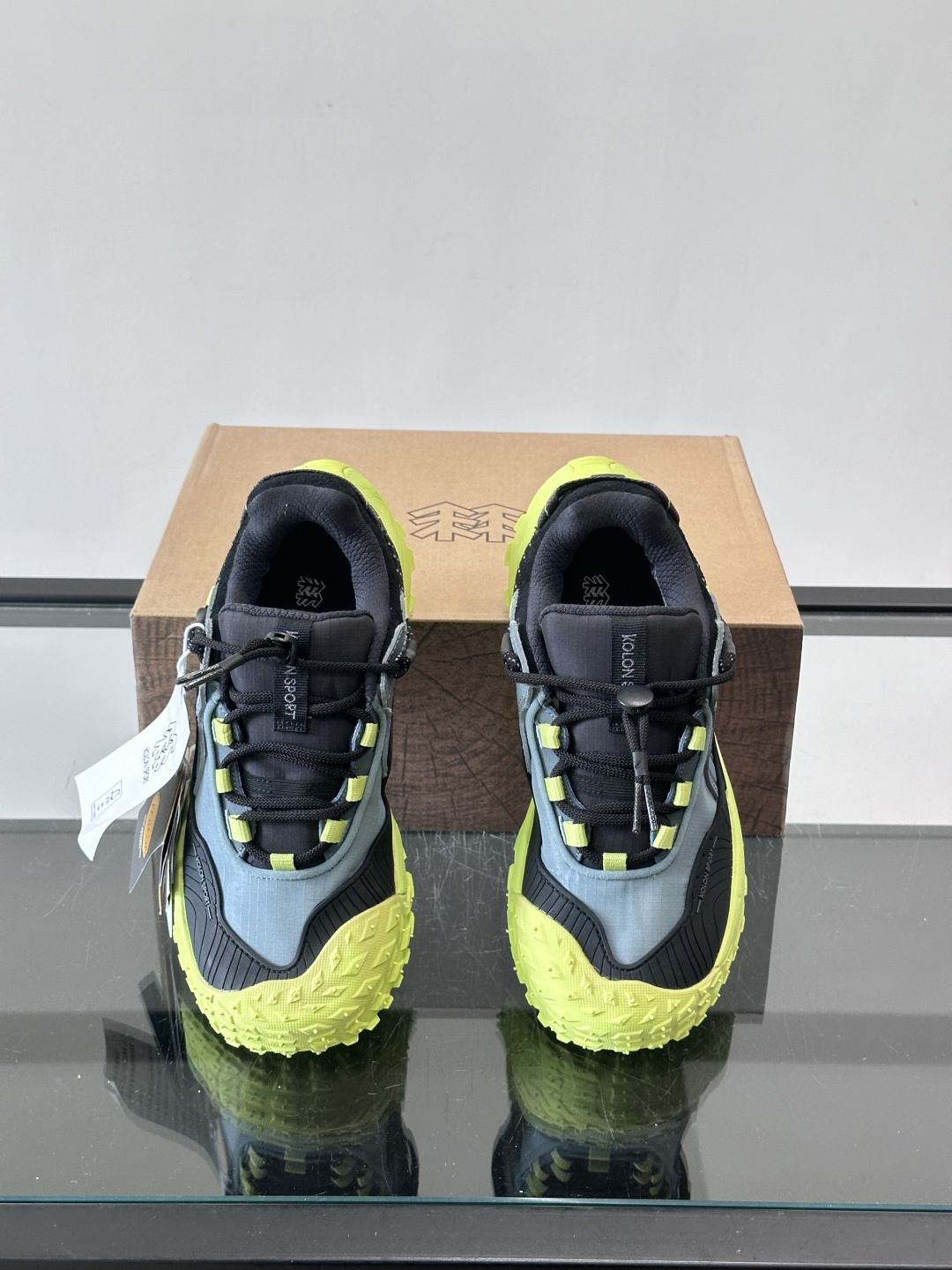 ​​Kolon SPort​​ 可隆户外鞋，科技布➕防滑厚底款，​​GORE-TEX​​ 防水透气膜。 GORE-TEX