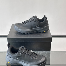 Kolon SPort 可隆户外徒步鞋,网面鞋身搭配黑色厚底,编织鞋带,整体走的是户外机能风。 Kolon SP Kolon SPort 可隆户外徒步鞋,网面鞋身搭配黑色厚底,编织鞋带,整体走的是户外机能风。 Kolon SP