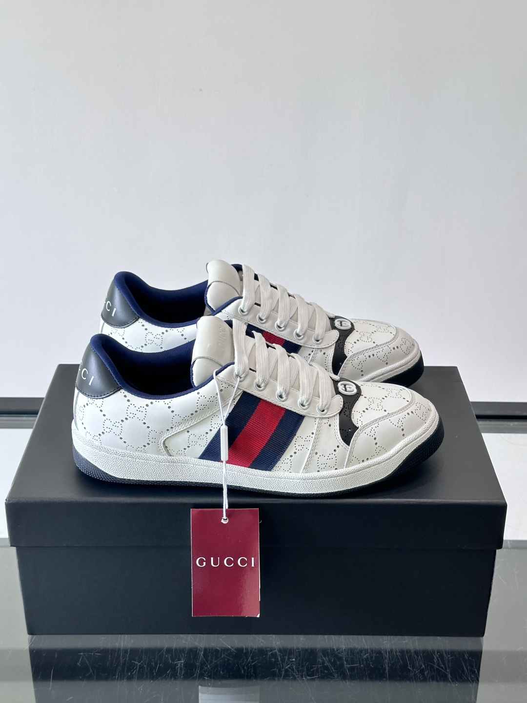 Gucci White Striped Low Top Sneakers