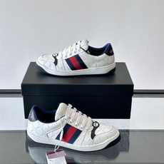 Gu~i🆕低帮运动鞋系列®复古小脏鞋〰️🔜这款运动鞋以70年代经典运动鞋为灵感原型🔸复古学院风款式与融入怀旧运动服风格的 Gu~i🆕低帮运动鞋系列®复古小脏鞋〰️🔜这款运动鞋以70年代经典运动鞋为灵感原型🔸复古学院风款式与融入怀旧运动服风格的