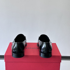 F菲拉格慕男士皮鞋 👞采用真皮材质,质感超高级,英伦风设计简约大方,商务通勤或正式场合都能轻松驾驭👞。一脚蹬设计超方便, F菲拉格慕男士皮鞋 👞采用真皮材质,质感超高级,英伦风设计简约大方,商务通勤或正式场合都能轻松驾驭👞。一脚蹬设计超方便,