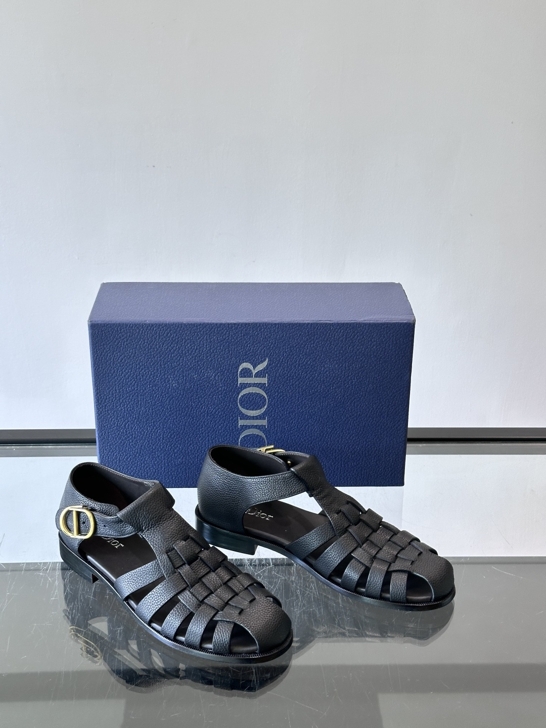 Dior Al Mare 渔夫凉鞋 牛皮革乔纳森·安德森 (Jonathan Anderson) 以 Dior Al M Dior Al Mare 渔夫凉鞋 牛皮革乔纳森·安德森 (Jonathan Anderson) 以 Dior Al M