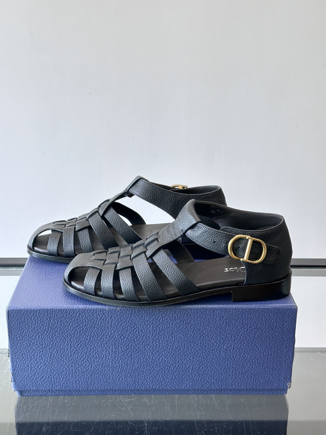 Dior Al Mare 渔夫凉鞋 牛皮革乔纳森·安德森 (Jonathan Anderson) 以 Dior Al M Dior Al Mare 渔夫凉鞋 牛皮革乔纳森·安德森 (Jonathan Anderson) 以 Dior Al M