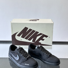Nike和Prada联名运动鞋,灵感来自Air Jordan 1,撞色超吸睛,鞋面用透气网布+皮革拼接,舒适又耐穿✨。侧 Nike和Prada联名运动鞋,灵感来自Air Jordan 1,撞色超吸睛,鞋面用透气网布+皮革拼接,舒适又耐穿✨。侧