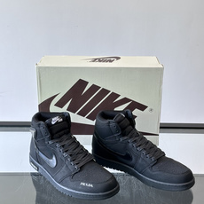 👟Nike和Prada联名运动鞋,灵感来自Air Jordan 1,撞色超吸睛,鞋面用透气网布+皮革拼接,舒适又耐穿✨。 👟Nike和Prada联名运动鞋,灵感来自Air Jordan 1,撞色超吸睛,鞋面用透气网布+皮革拼接,舒适又耐穿✨。