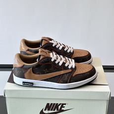 L 🆕Nike联名男士高帮休闲运动鞋,经典配色,牛皮拼接环保材质打造,皮质柔软细腻,大号 LV 字母于一侧描绘鲜亮色彩 L 🆕Nike联名男士高帮休闲运动鞋,经典配色,牛皮拼接环保材质打造,皮质柔软细腻,大号 LV 字母于一侧描绘鲜亮色彩