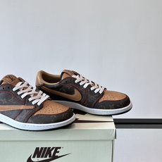 L 🆕Nike联名男士高帮休闲运动鞋,经典配色,牛皮拼接环保材质打造,皮质柔软细腻,大号 LV 字母于一侧描绘鲜亮色彩 L 🆕Nike联名男士高帮休闲运动鞋,经典配色,牛皮拼接环保材质打造,皮质柔软细腻,大号 LV 字母于一侧描绘鲜亮色彩