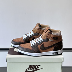 L 🆕Nike联名男士高帮休闲运动鞋,经典配色,牛皮拼接环保材质打造,皮质柔软细腻,大号 LV 字母于一侧描绘鲜亮色彩 L 🆕Nike联名男士高帮休闲运动鞋,经典配色,牛皮拼接环保材质打造,皮质柔软细腻,大号 LV 字母于一侧描绘鲜亮色彩
