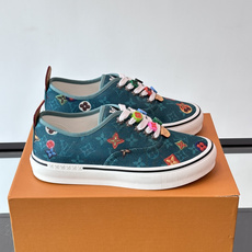 Louis Vuitton × Vans 联名帆布鞋,深棕色 Monogram 帆布鞋面,彩色 LV Monogra Louis Vuitton × Vans 联名帆布鞋,深棕色 Monogram 帆布鞋面,彩色 LV Monogra