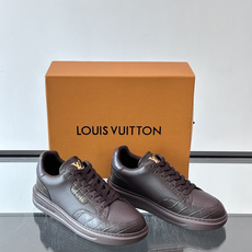 LV🌸BEVERLY HILLS 运动鞋本款 Beverly Hills 运动鞋为绒面牛皮革压印迷你 Monogram LV🌸BEVERLY HILLS 运动鞋本款 Beverly Hills 运动鞋为绒面牛皮革压印迷你 Monogram
