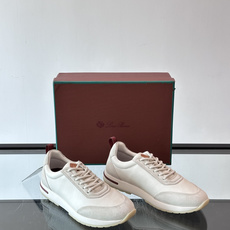 👟Loro Piana LP休闲鞋,采用胎牛皮鞋面,柔软又耐穿,鞋底轻便舒适,适合长时间行走。经典百搭,通勤休闲都能轻松 👟Loro Piana LP休闲鞋,采用胎牛皮鞋面,柔软又耐穿,鞋底轻便舒适,适合长时间行走。经典百搭,通勤休闲都能轻松