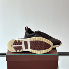 👟Loro Piana LP休闲鞋,采用胎牛皮鞋面,柔软又耐穿,鞋底轻便舒适,适合长时间行走。经典百搭,通勤休闲都能轻松 👟Loro Piana LP休闲鞋,采用胎牛皮鞋面,柔软又耐穿,鞋底轻便舒适,适合长时间行走。经典百搭,通勤休闲都能轻松