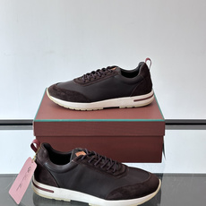 👟Loro Piana LP休闲鞋,采用胎牛皮鞋面,柔软又耐穿,鞋底轻便舒适,适合长时间行走。经典百搭,通勤休闲都能轻松 👟Loro Piana LP休闲鞋,采用胎牛皮鞋面,柔软又耐穿,鞋底轻便舒适,适合长时间行走。经典百搭,通勤休闲都能轻松
