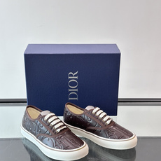 Dior Saltwind 运动鞋 Dior Gravity 印花效果光滑皮革 这款由乔纳森·安德森 (Jonatha Dior Saltwind 运动鞋 Dior Gravity 印花效果光滑皮革 这款由乔纳森·安德森 (Jonatha