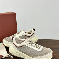 Loro Piana × New Balance 990v6 联名款,经典配色——NB 招牌灰色系打底,鞋面网眼 Loro Piana × New Balance 990v6 联名款,经典配色——NB 招牌灰色系打底,鞋面网眼