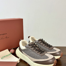 Loro Piana × New Balance 990v6 联名款,经典配色——NB 招牌灰色系打底,鞋面网眼 Loro Piana × New Balance 990v6 联名款,经典配色——NB 招牌灰色系打底,鞋面网眼