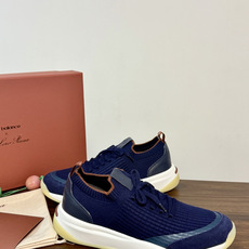 Loro Piana 针织麂皮双拼运动鞋,飞织针织鞋面 + 麂皮拼接,白色中底带淡黄色外底,LP的运动鞋走的是 Loro Piana 针织麂皮双拼运动鞋,飞织针织鞋面 + 麂皮拼接,白色中底带淡黄色外底,LP的运动鞋走的是