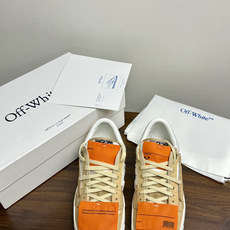Off-White 26ss 经典配色。皮革 ➕冲孔鞋面拼接,鞋侧有 Off-White 标志性文字标签,超级大吊牌 Off-White 26ss 经典配色。皮革 ➕冲孔鞋面拼接,鞋侧有 Off-White 标志性文字标签,超级大吊牌