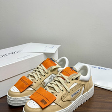 Off-White 26ss 经典配色。皮革 ➕冲孔鞋面拼接,鞋侧有 Off-White 标志性文字标签,超级大吊牌 Off-White 26ss 经典配色。皮革 ➕冲孔鞋面拼接,鞋侧有 Off-White 标志性文字标签,超级大吊牌