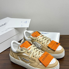 Off-White 26ss 经典配色。皮革 ➕冲孔鞋面拼接,鞋侧有 Off-White 标志性文字标签,超级大吊牌 Off-White 26ss 经典配色。皮革 ➕冲孔鞋面拼接,鞋侧有 Off-White 标志性文字标签,超级大吊牌