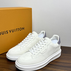 LV🌸BEVERLY HILLS 运动鞋本款 Beverly Hills 运动鞋为绒面牛皮革压印迷你 Monogram LV🌸BEVERLY HILLS 运动鞋本款 Beverly Hills 运动鞋为绒面牛皮革压印迷你 Monogram