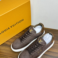 LV🌸BEVERLY HILLS 运动鞋本款 Beverly Hills 运动鞋为绒面牛皮革压印迷你 Monogram LV🌸BEVERLY HILLS 运动鞋本款 Beverly Hills 运动鞋为绒面牛皮革压印迷你 Monogram