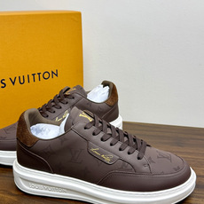 LV🌸BEVERLY HILLS 运动鞋本款 Beverly Hills 运动鞋为绒面牛皮革压印迷你 Monogram LV🌸BEVERLY HILLS 运动鞋本款 Beverly Hills 运动鞋为绒面牛皮革压印迷你 Monogram