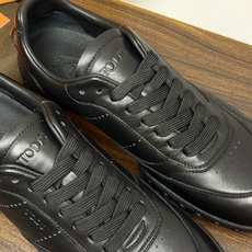 TOD’S/托德斯新款男士乐福休闲鞋,这款鞋选用皮革制成,橡胶大底尽显品牌元素,轻松提升日常造型。原版1:1开发,优雅低 TOD’S/托德斯新款男士乐福休闲鞋,这款鞋选用皮革制成,橡胶大底尽显品牌元素,轻松提升日常造型。原版1:1开发,优雅低