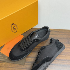 TOD’S/托德斯新款男士乐福休闲鞋,这款鞋选用皮革制成,橡胶大底尽显品牌元素,轻松提升日常造型。原版1:1开发,优雅低 TOD’S/托德斯新款男士乐福休闲鞋,这款鞋选用皮革制成,橡胶大底尽显品牌元素,轻松提升日常造型。原版1:1开发,优雅低