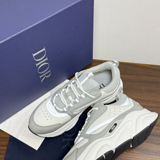 D®️ x 🆕(高版本)B22男士慢跑时尚运动鞋,这款单品从复古慢跑鞋汲取灵感。采用厚实的低帮设计,以黑色牛皮革以及网眼 D®️ x 🆕(高版本)B22男士慢跑时尚运动鞋,这款单品从复古慢跑鞋汲取灵感。采用厚实的低帮设计,以黑色牛皮革以及网眼