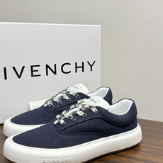 Givenchy New City 帆布板鞋,撞色格纹鞋带——黄黑、棕白、红白等格纹编织款是这双鞋的标志设计, Givenchy New City 帆布板鞋,撞色格纹鞋带——黄黑、棕白、红白等格纹编织款是这双鞋的标志设计,