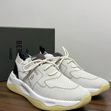 布鲁提 Berlut* Shadow男士运动鞋履 ,这双袜子鞋用轻盈且极富韧性的针织面料,高密度飞织制成,搭配招牌的小牛 布鲁提 Berlut* Shadow男士运动鞋履 ,这双袜子鞋用轻盈且极富韧性的针织面料,高密度飞织制成,搭配招牌的小牛