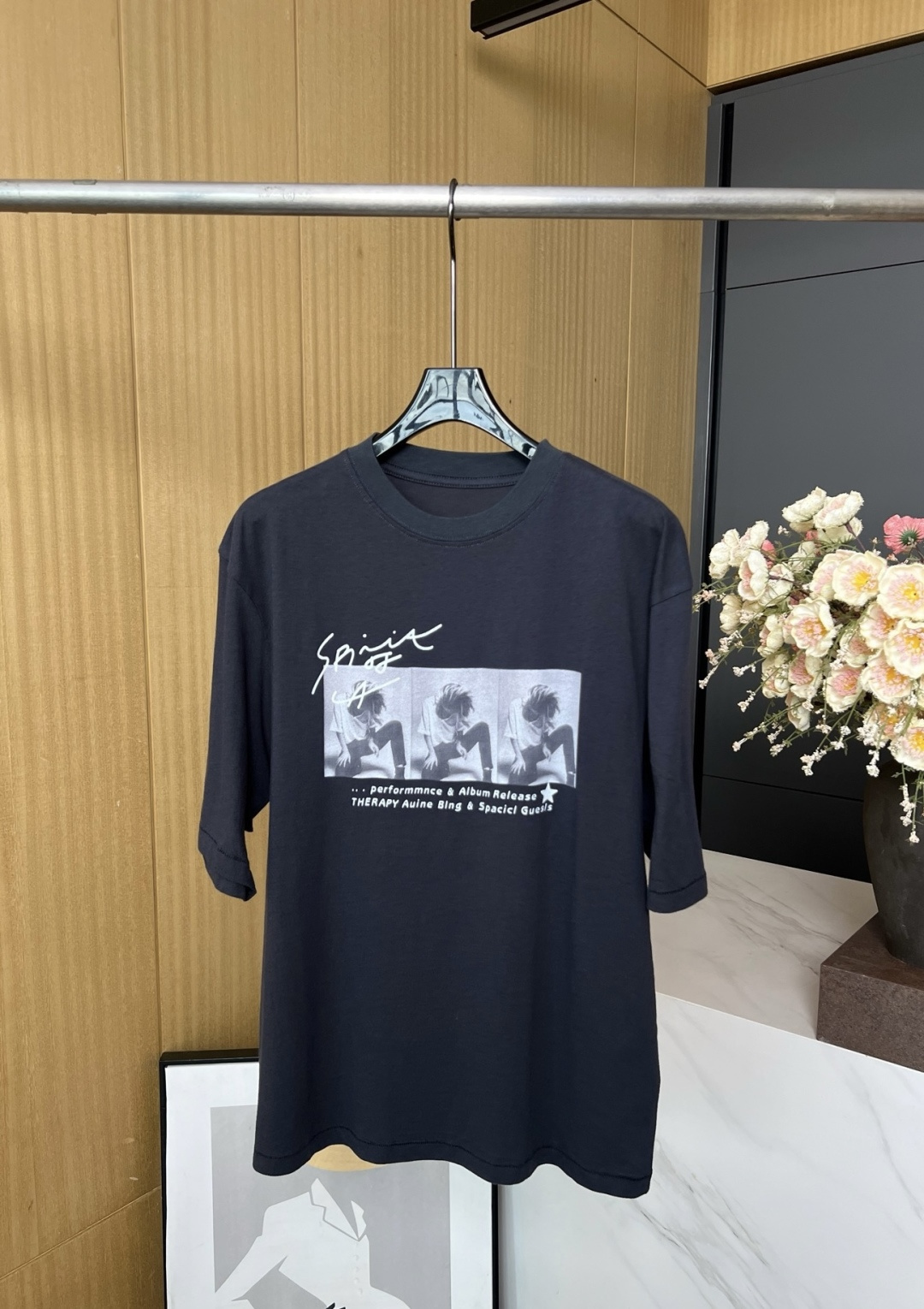 NO:414149,ANINE BING AB spring and summer new style American retro old portrait printed round neck short-sleeved T-shirt, dark gray old washed color, soft and comfortable fabric. S M L, T-shirt,tees, t-shirt,alexander wang19860909ANINE BING AB春夏新款 美式复古做旧人像印花圆领短袖T恤、深灰色做旧水洗颜色、面料柔软舒服 码数S M L,,T-shirt,tees，t-shirt,alexander wang,Women's clothing