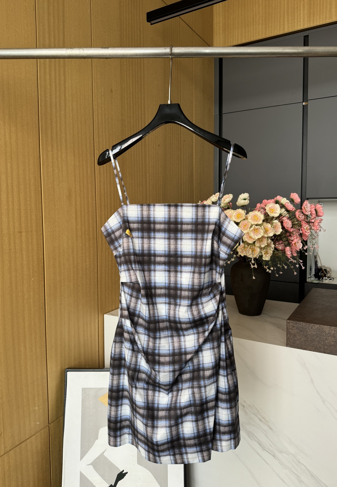 NO:334900,ACNE STUDIOS Spring and Summer New Style plaid slim dress, very refreshing upper body and full of femininity. S M L,,acne studios,dior,skirts,alexander wang19860909ACNE STUDIOS 春夏新款 格纹吊带修身连衣裙、上身非常清爽、女人味十足 码数S M L,,acne studios,dior,skirts,alexander wang,Women's clothing