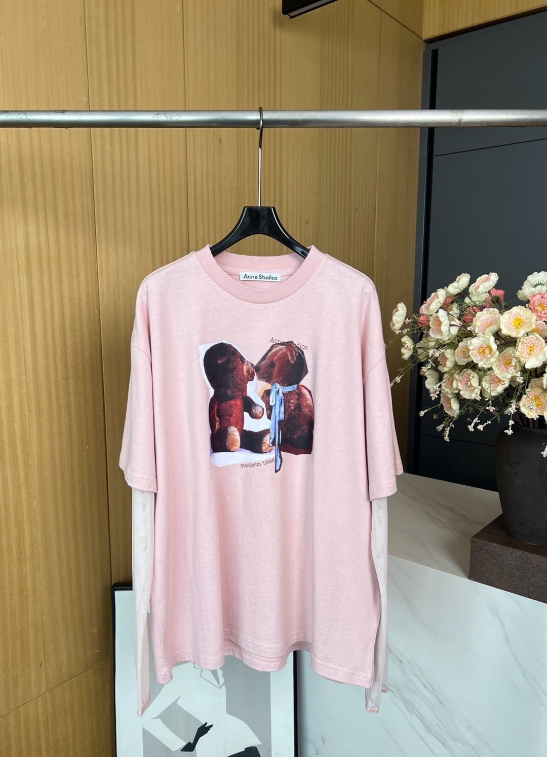 NO:434408,ACNE STUDIOS New early autumn style, Chinese Valentine's limited bear print round neck fake two-piece mesh long-sleeved T-shirt, cute and age-reducing, very white on the upper body, loose style. S M L,,acne studios,dior,tees,t-shirt,alexander wang19860909ACNE STUDIOS 早秋新款 七夕限定小熊印花圆领假两件网布长袖T恤、可爱减龄、上身非常显白、宽松版型 码数S M L,,acne studios,dior,tees，t-shirt,alexander wang,Women's clothing