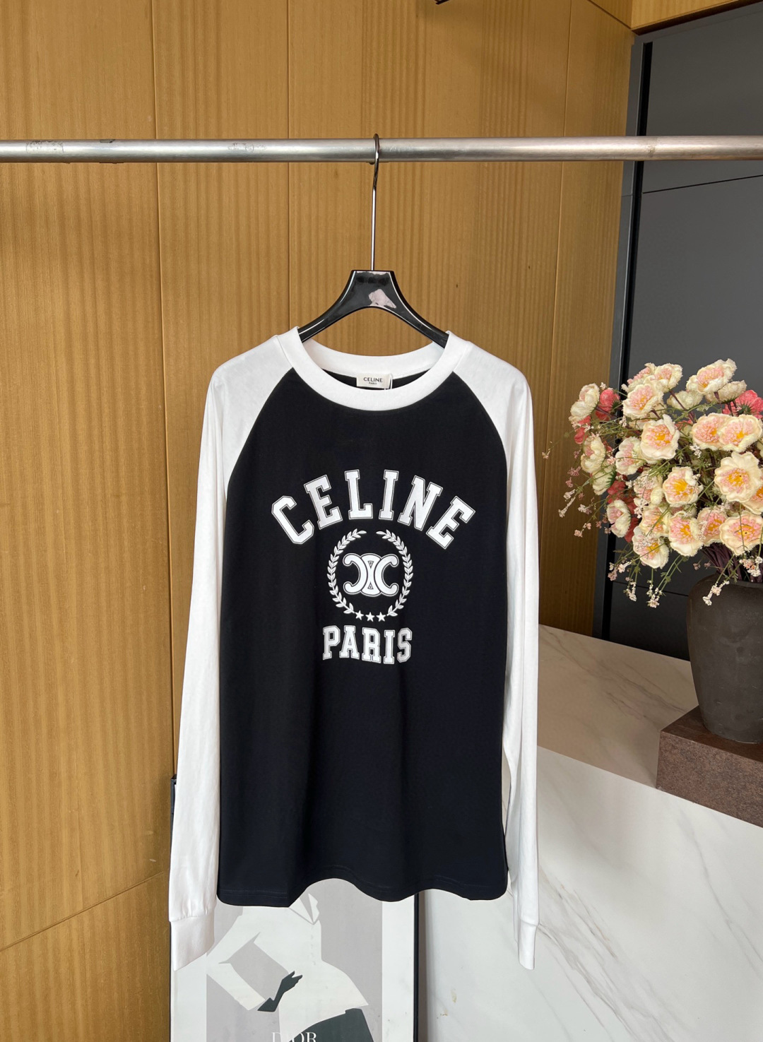 NO:435649,CELINE early autumn new style contrasting rag-sleeved long-sleeved T-shirt, CELINE UNIVERSITY print, loose fit S M L, celine, versace, tees, t-shirt, alexander wang19860909CELINE 早秋新款 撞色插肩长袖T恤、CELINE UNIVERSITY印花、宽松版型 码数S M L,,celine,versace,tees，t-shirt,alexander wang,Women's clothing