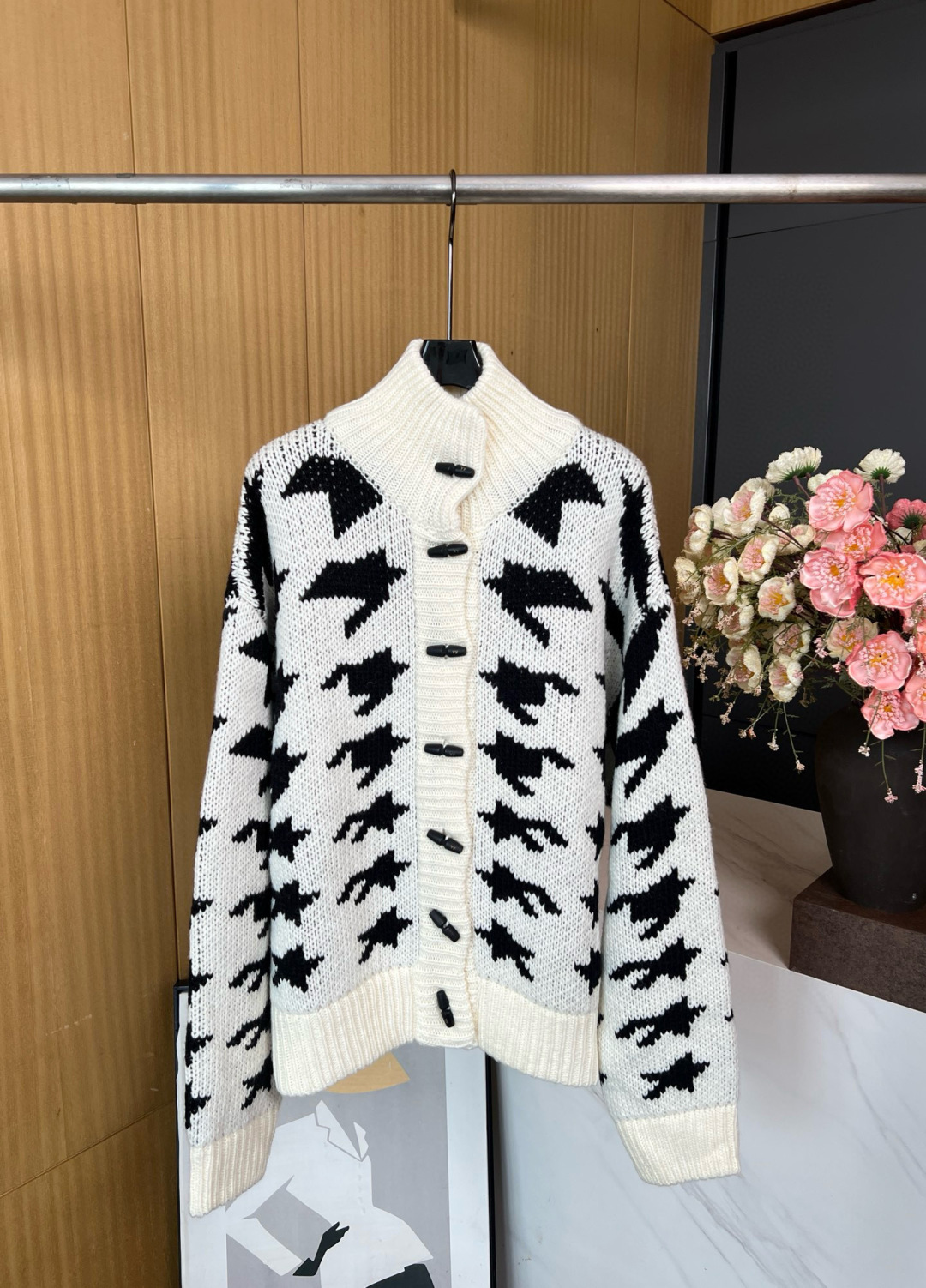 NO:506998,Open YY New Early Autumn Houndstooth jacquard stand collar thick knit jacket, custom logo buttons, Korean super popular niche brand, wool-blend fabric soft, lazy loose fit S M L,, jackets & coats,alexander wang19860909Open YY 早秋新款 千鸟格提花立领加厚针织外套、定制logo纽扣、韩国超火小众品牌、羊毛混纺面料柔软、慵懒宽松版型 码数S M L,,jackets & coats,alexander wang,Women's clothing