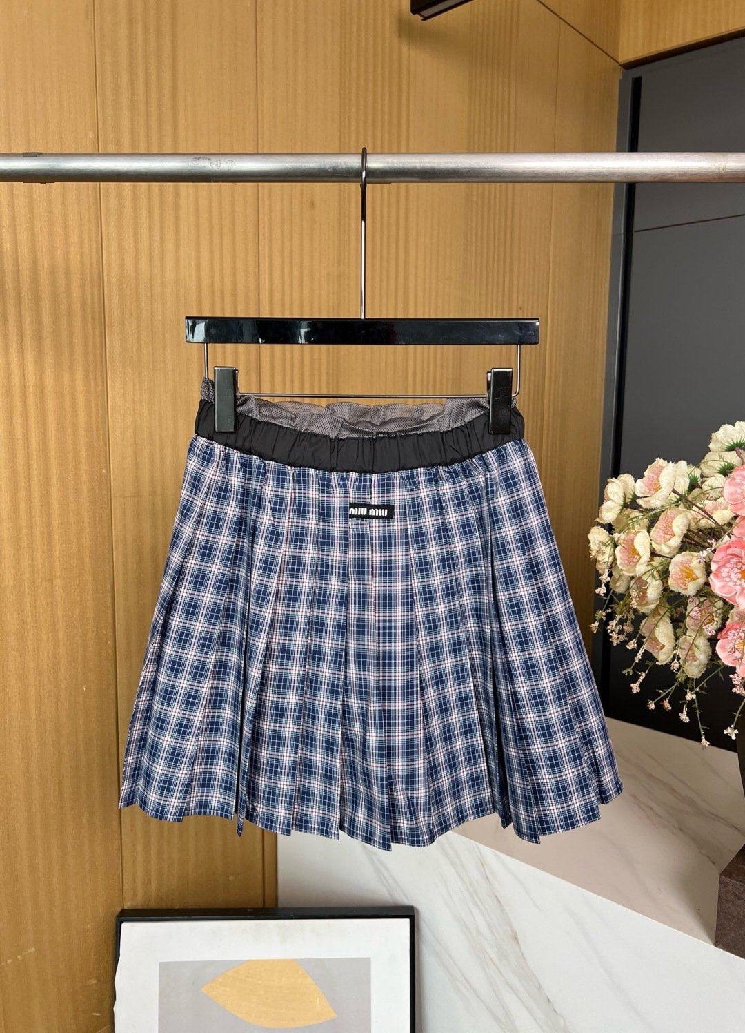NO:477688,MIUMIU early autumn new style, letter micro-label plaid pleated skirt, spliced ​​layered elastic waist, A-shaped style, academy cute style S M L,,miumiu, skirts, alexander wang19860909MIUMIU 早秋新款 字母微标贴布格纹百褶半裙、拼接层次感松紧腰头、A字版型、学院可爱风 码数S M L,,miumiu,skirts,alexander wang,Women's clothing